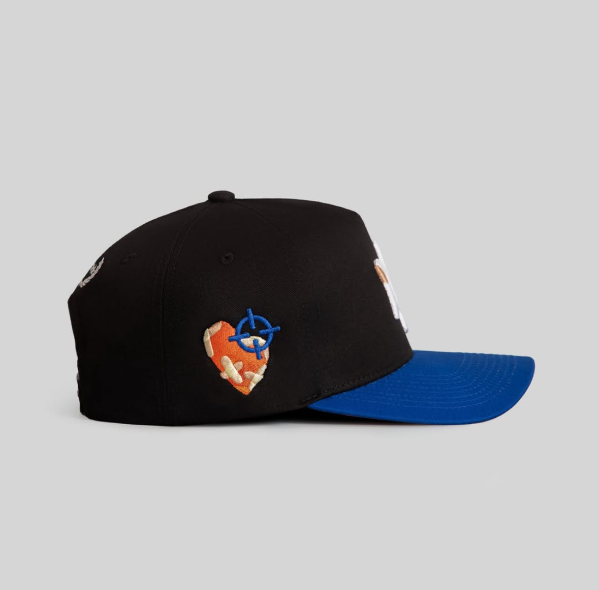 THE NEW YANKEE  (BLACK & BLUE)