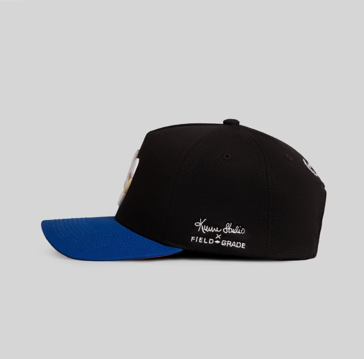 THE NEW YANKEE  (BLACK & BLUE)