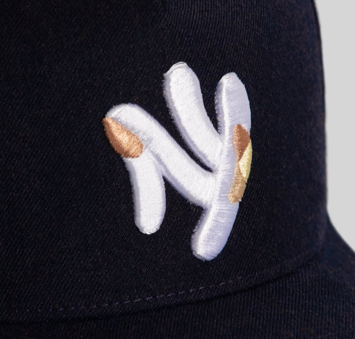 THE NEW YANKEE (DEEP NAVY BLUE ORANGE HEART)