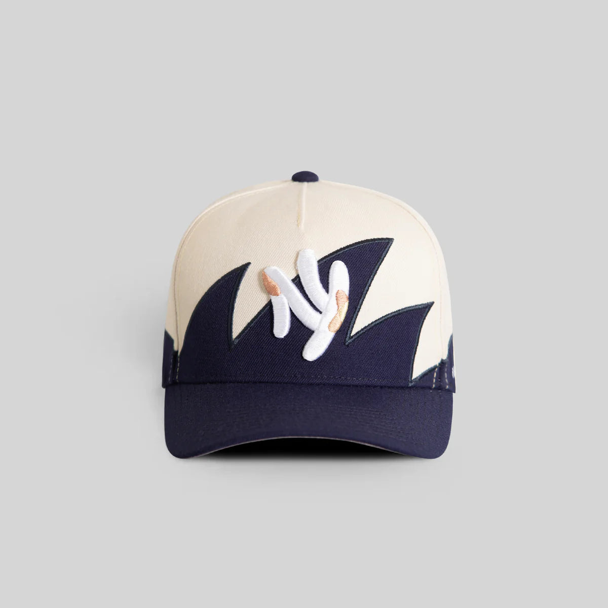 THE NEW YANKEE SHARKTOOTH (NAVY BLUE / TAN)