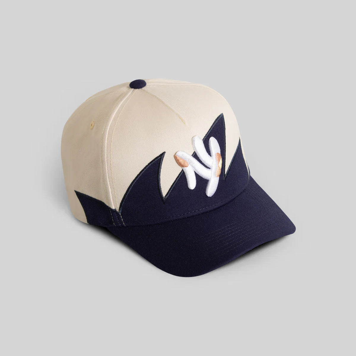 THE NEW YANKEE SHARKTOOTH (NAVY BLUE / TAN)