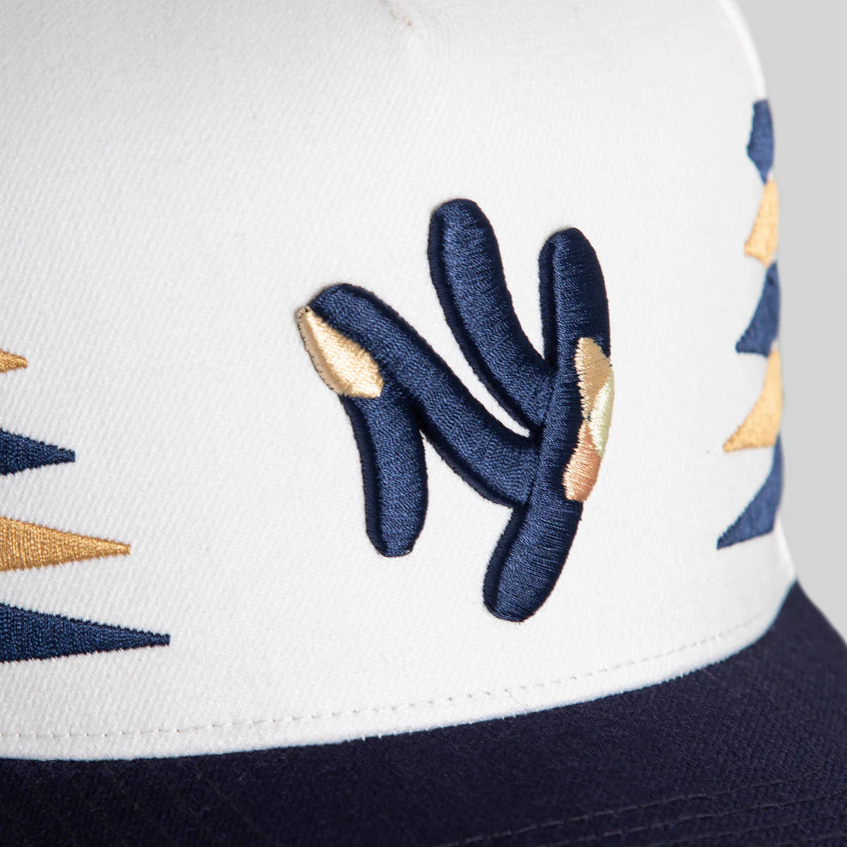 THE NEW YANKEE  ROYAL