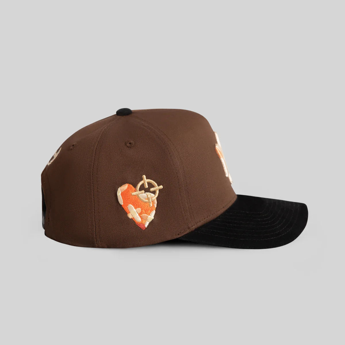 THE NEW YANKEE (BROWN / BLACK)