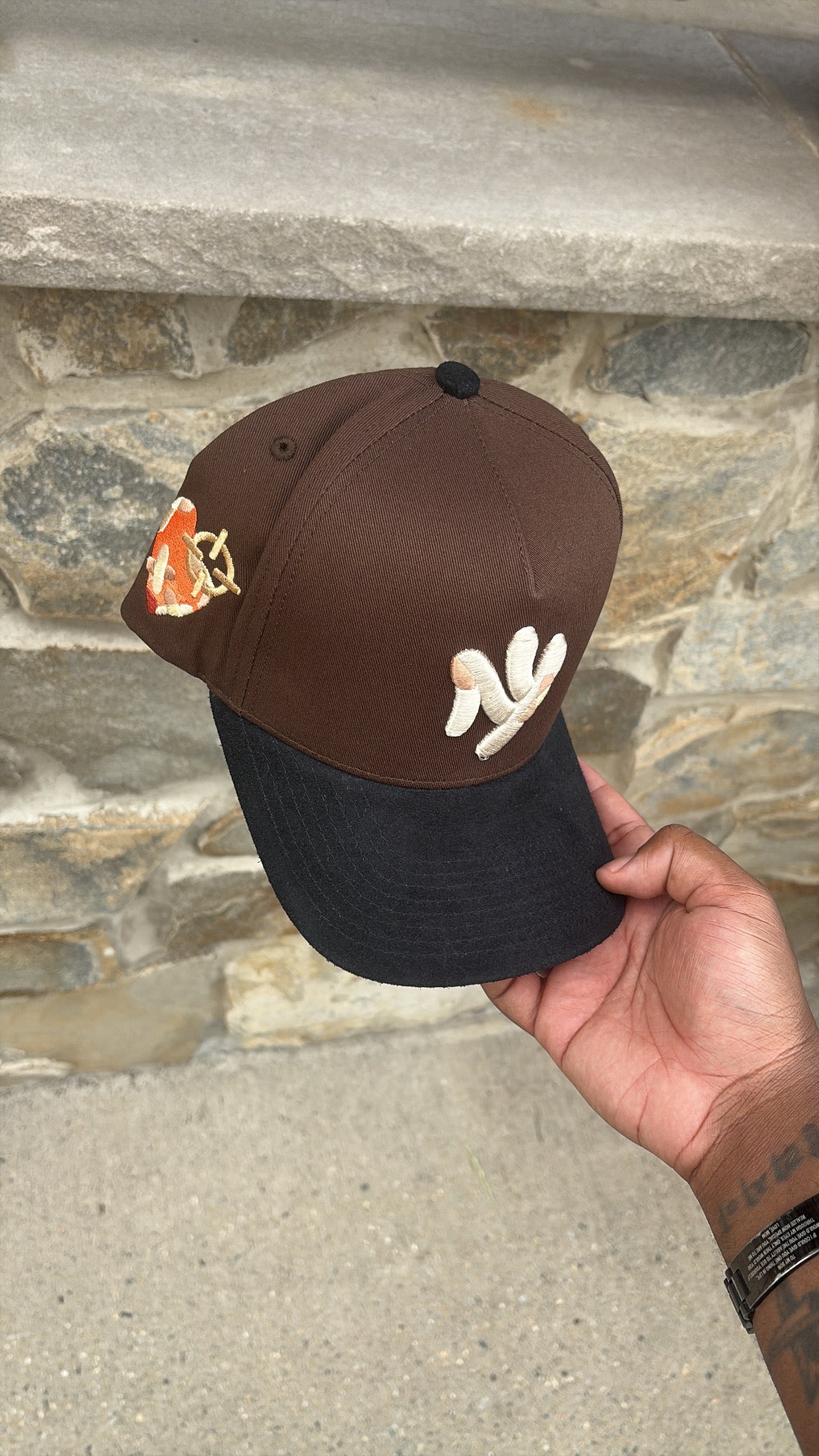 THE NEW YANKEE (BROWN / BLACK)